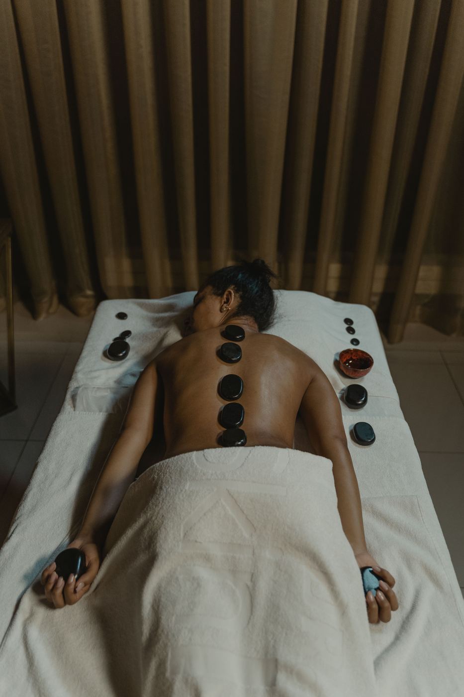 Warm oil Ayurvedic body massage therapy