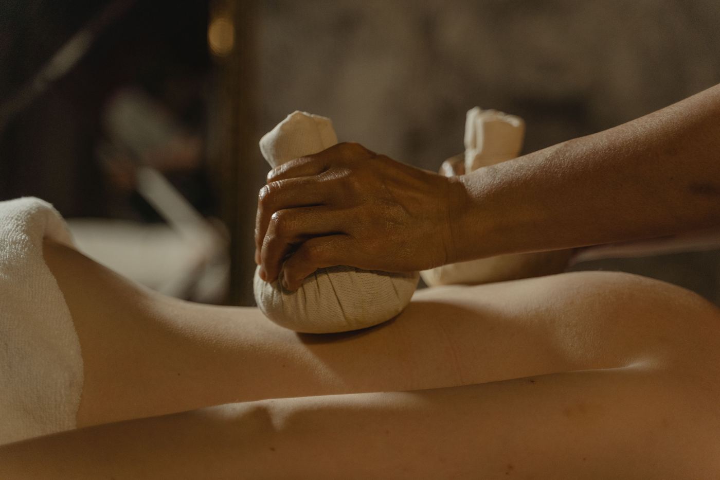 Therapeutic oil massage for muscle and joint relief